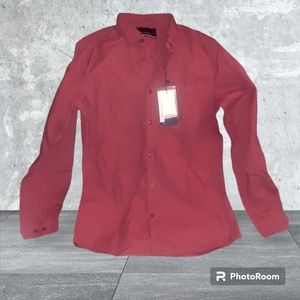 Mens Nwt Size Small Mineral Red, Long sleeve button up Mast & Harbour shirt.